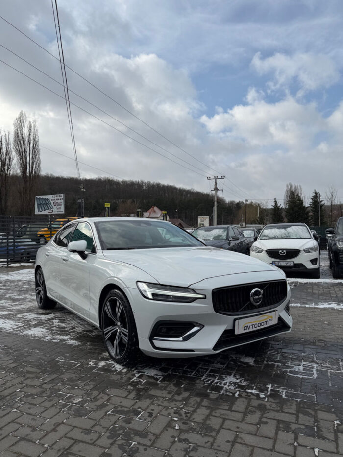 Volvo S60 – 2022, 2.0 L Benzină