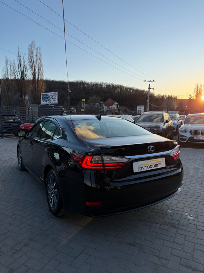 Lexus ES Series – 2016, 2.0 L Hybrid