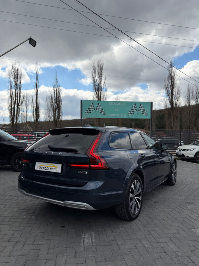 Volvo V90 Cross Country – 2023, 2.0 L Diesel