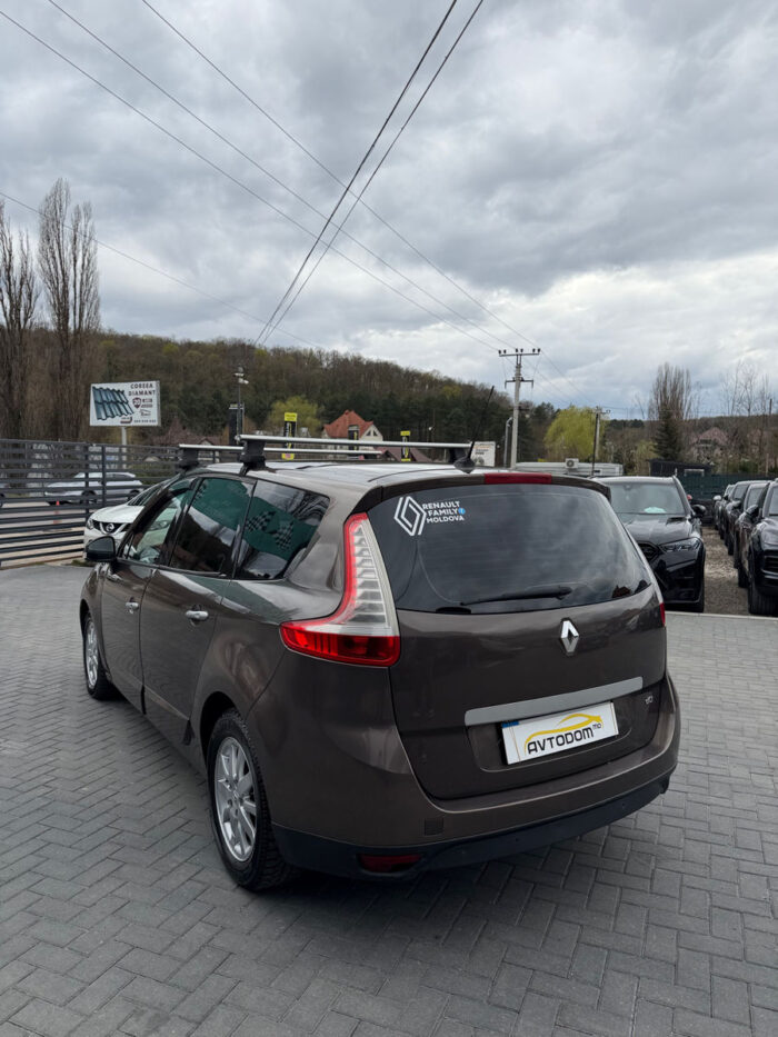 Renault Grand Scenic – 2009, 1.5 L Diesel