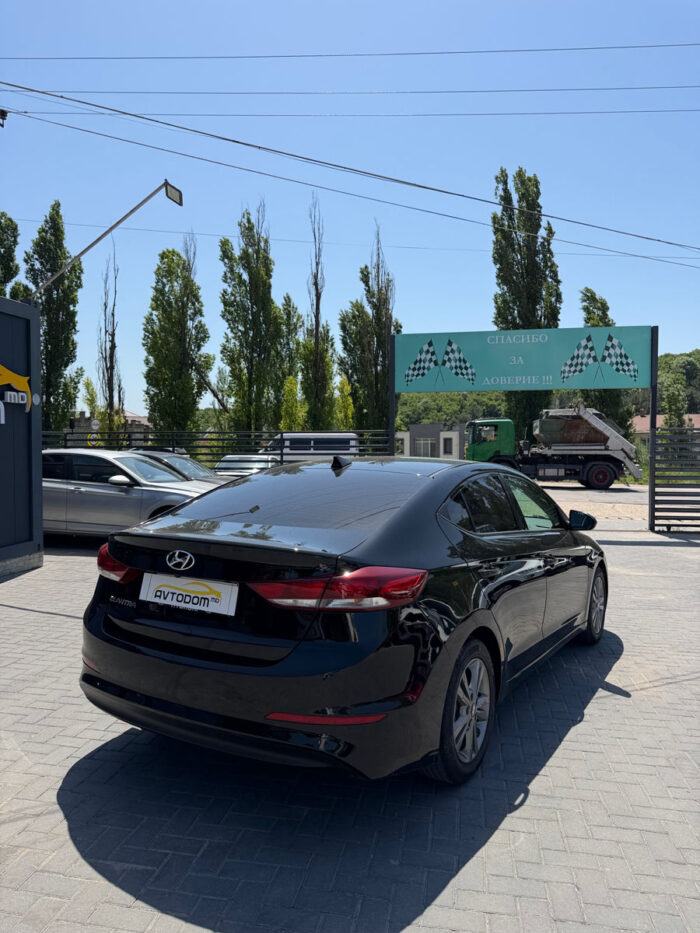 Hyundai Elantra – 2017, 2.0 L Benzină