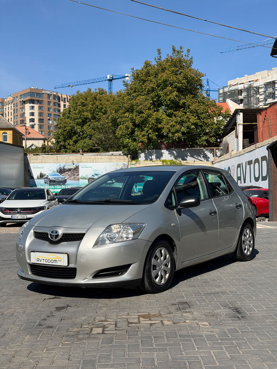 0 Toyota Auris - 2009, 1.4 l diesel - Image 1